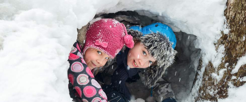 enfant neige igloo chamonix